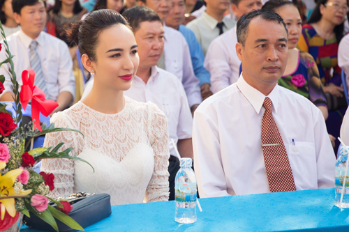 Hoa hậu U40 Giáng My trẻ như nữ sinh đi từ thiện - 11
