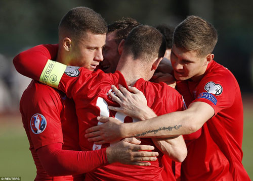 ĐT Anh giành vé sớm dự EURO 2016: Lo nhiều hơn mừng - 1