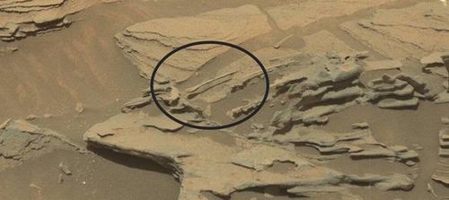 Phát hiện vật thể lạ bay lơ lửng trên sao Hỏa - 1