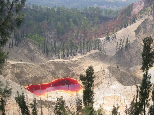 Bí ẩn hồ đổi màu “ma quái” ở Indonesia - 6