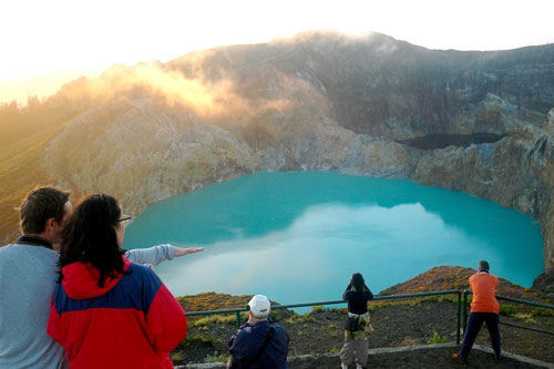 Bí ẩn hồ đổi màu “ma quái” ở Indonesia - 9