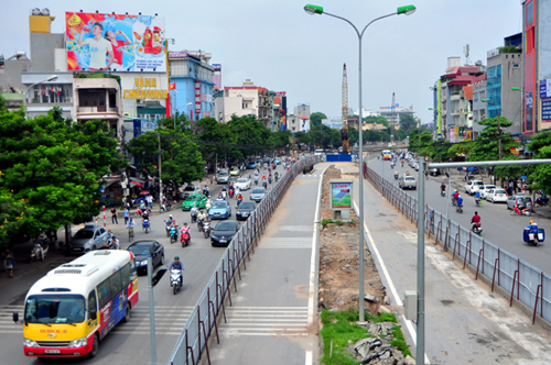 Công trường Nhổn-ga HN: “Không thi công nên trả đường cho dân” - 9
