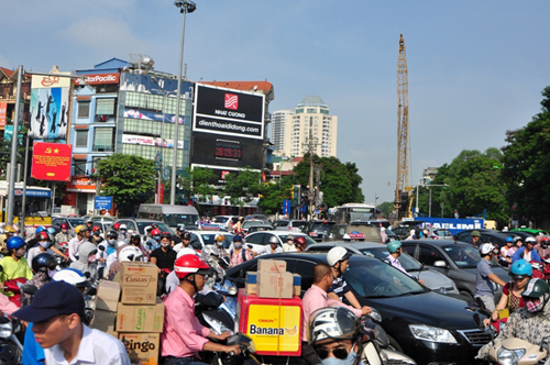 Công trường Nhổn-ga HN: “Không thi công nên trả đường cho dân” - 14