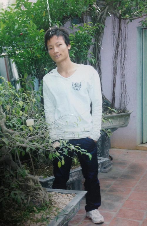 9X còi cọc trở thành lực sỹ sau 9 năm tập gym - 2