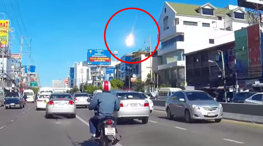 Clip quả cầu lửa bí ẩn "đốt cháy" bầu trời Bangkok - 1