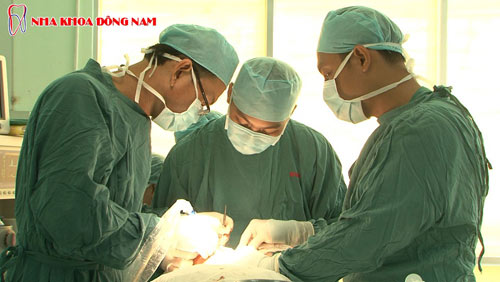 Trồng răng giả nguyên hàm bằng cách cấy ghép Implant - 4