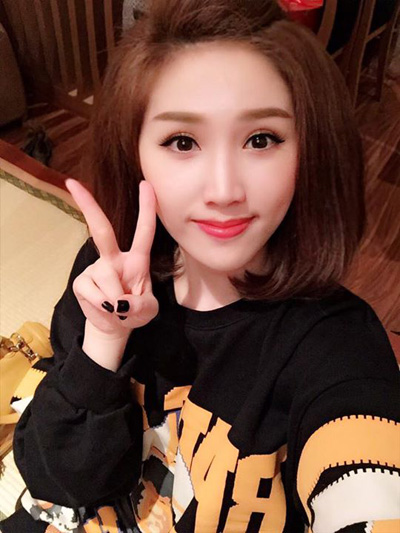 Sao Việt và các kiểu tạo dáng selfie cực đáng yêu - 4