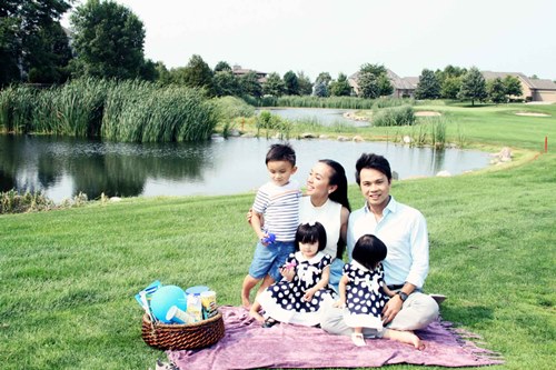 Cặp sinh đôi đáng yêu của MC Huyền Ny - 2