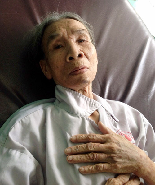 TP.HCM: Tìm người thân cho cụ bà trên 70 tuổi bị tai nạn - 1