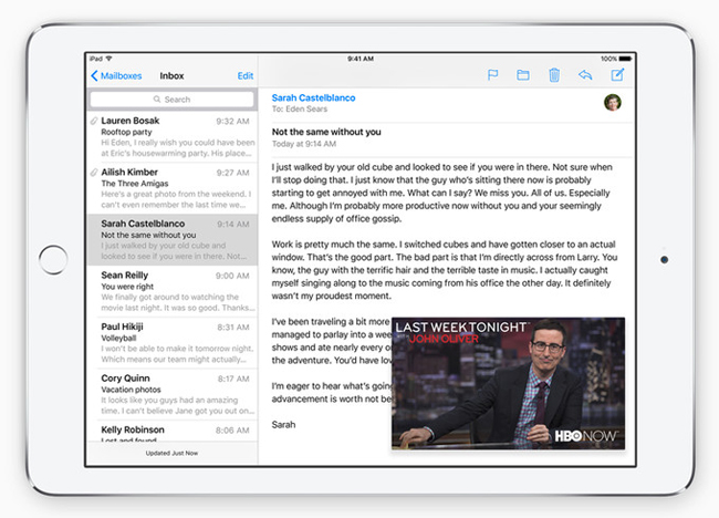 4. Đa nhiệm iOS 9 trên iPad:  Apple chính thức giới thiệu tính năng multitasking (chạy đa nhiệm). Khả năng này của iPad thể hiện qua bộ ba tính năng gồm SplitView, Slide Over và Picture-In-Picture. iPad dùng iOS 9 có thể chạy đa nhiệm, nhiều cửa sổ.

Khác với những chiếc tablet trên thị trường, multitasking trên iPad giúp hai ứng dụng có thể cùng lúc hiển thị trên màn hình theo tỷ lệ 50:50 hoặc 70:30 và thực hiện nhiệm vụ của mình (tính năng SplitView). Người dùng có thể lướt ngón tay từ mép phải màn hình để chuyển đổi giữa các ứng dụng (SlideOver). Nếu vuốt ngón tay từ mép trên màn hình xuống, các phần mềm có tính năng liên quan đến cửa sổ đang mở cũng sẽ xuất hiện theo dạng danh sách để người dùng lựa chọn.