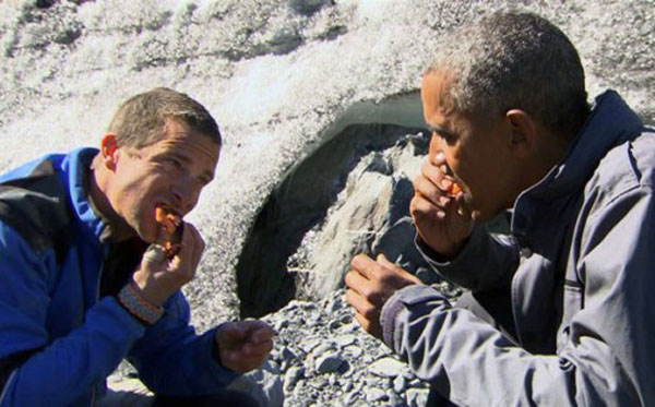 Clip TT Obama ăn ngon lành phần cá hồi gấu Alaska ăn thừa - 2