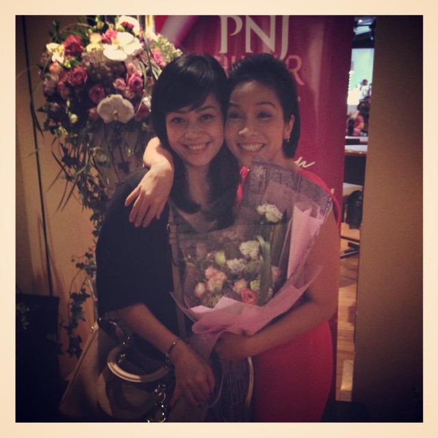 "Bật mí" vụ Mỹ Linh bị mất trộm tiền trên máy bay khi lưu diễn - 2