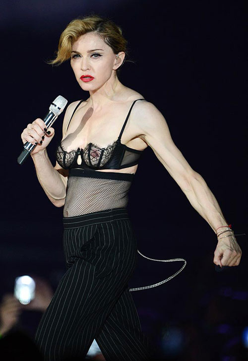 Những mỹ nhân "vai u thịt bắp" khiến mày râu hoảng hồn - 2