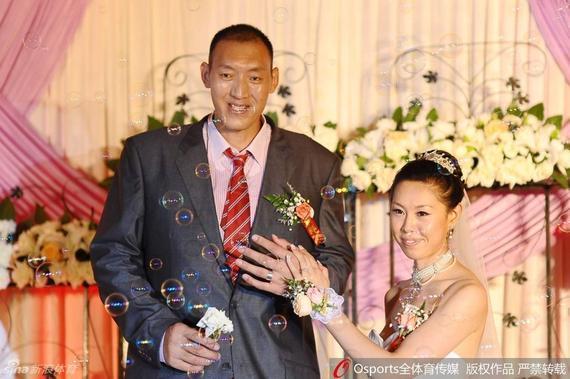 Cặp vợ chồng "khổng lồ" Trung Quốc lập kỷ lục thế giới - 11