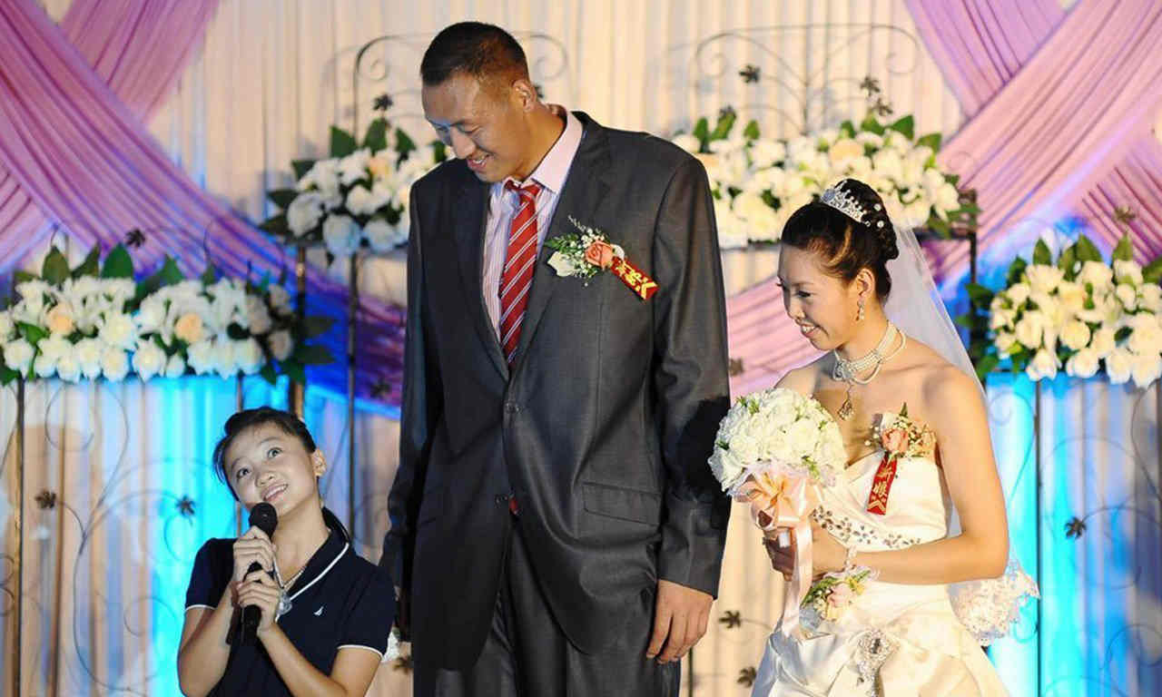 Cặp vợ chồng "khổng lồ" Trung Quốc lập kỷ lục thế giới - 12