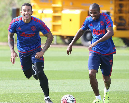 Trước đại chiến, MU "méo mặt" vì Rooney - 6