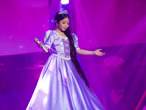 &#34;Nổi da gà&#34; với cô bé 9 tuổi The Voice Kids - 1