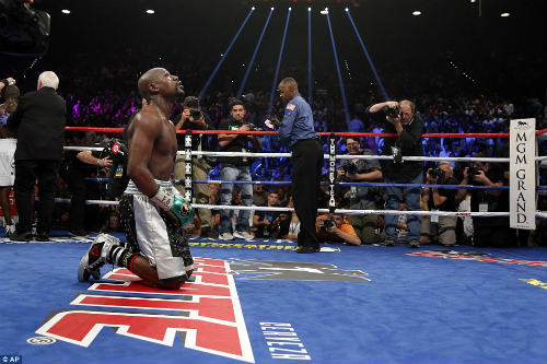 Hạ Berto, Mayweather khép lại sự nghiệp "bất bại" - 3