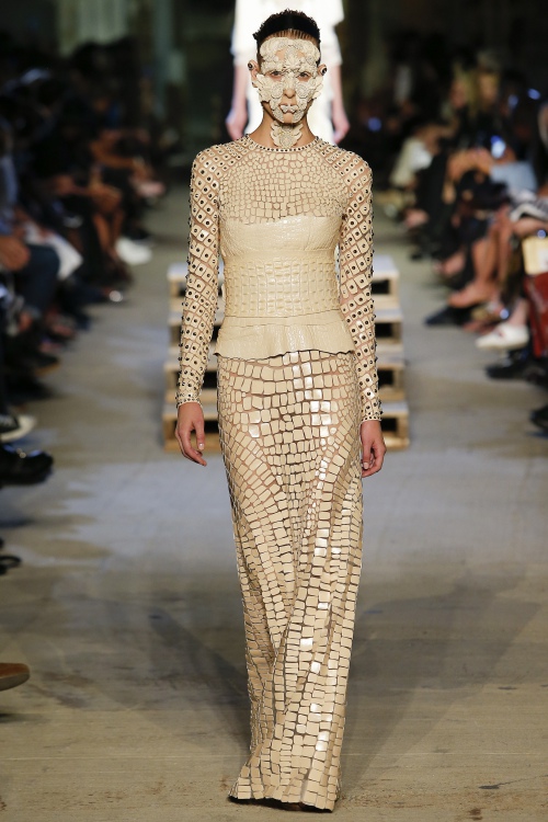 Liu Wen đẹp hút mắt với sắc trắng - đen - 9