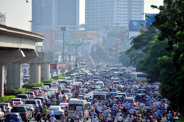 Ảnh: Ngày đầu dỡ rào chắn &#34;lô cốt&#34; gây tắc đường ở HN - 11