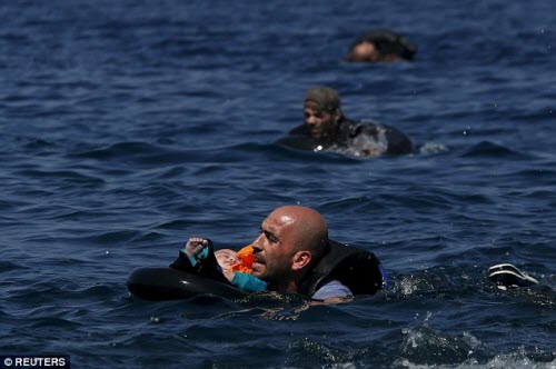 Đắm thuyền ở vùng biển Hy Lạp: 34 người tị nạn thiệt mạng - 1