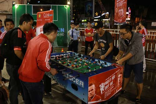 Fan “Quỷ đỏ” háo hức chờ bùng nổ ở NHA & Champions League - 3