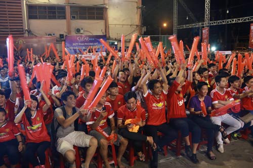 Fan “Quỷ đỏ” háo hức chờ bùng nổ ở NHA & Champions League - 9