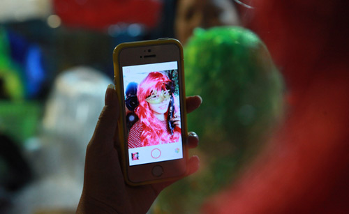 Thiếu nữ dạo chơi trên con phố Trung thu đẹp nhất HN - 5