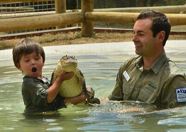 Cậu bé Charlie Parker 5 tuổi có một vườn thú mini tại sân sau của gia đình, câu được cha mẹ cho phép nuôi các loại động vật hoang dã như rắn, cá sấu và chuột túi. Parker thậm chí còn tự nhận mình là một nhân viên quản lý của vườn thú mini này.
