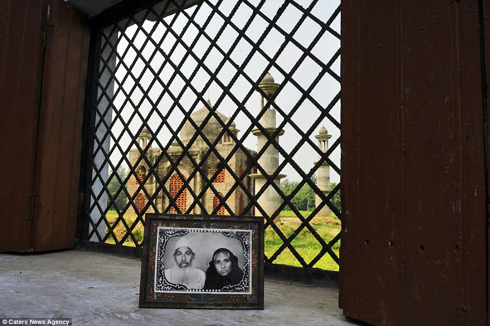 Ấn Độ: Cụ ông 80 tuổi xây "đền tình yêu bất diệt" cho vợ - 6