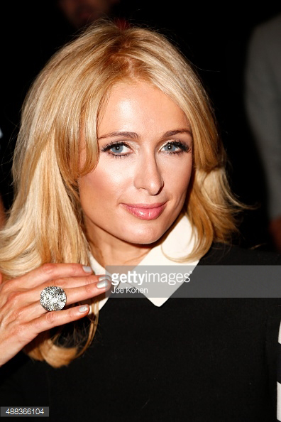 Paris Hilton xem Minh Tú diễn ở New York - 4