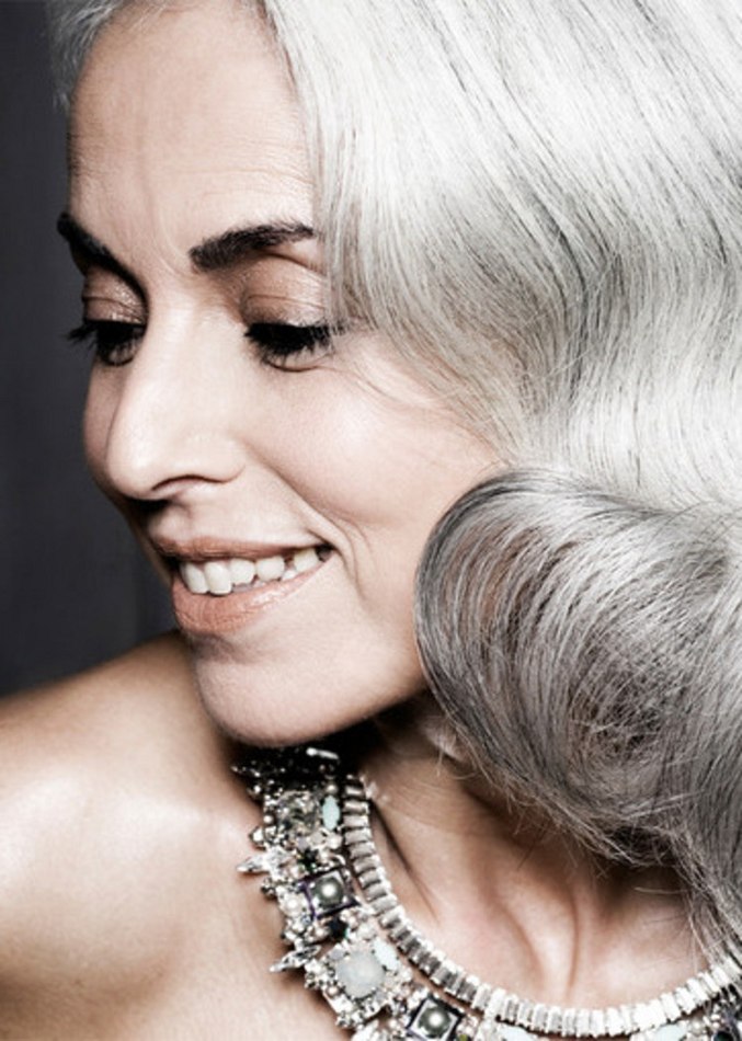 Siêu mẫu U60 gây mê hoặc nhờ thân hình bốc lửa - 4