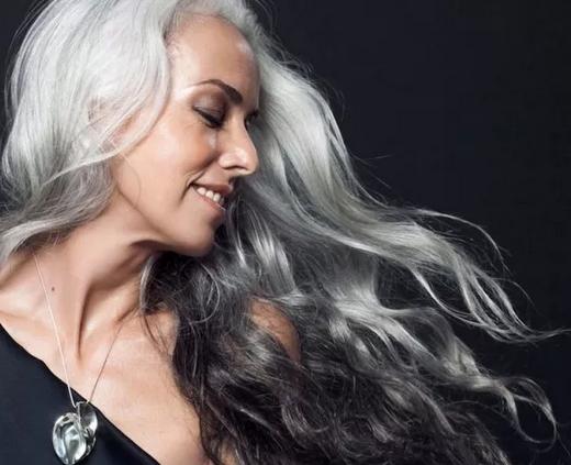 Siêu mẫu U60 gây mê hoặc nhờ thân hình bốc lửa - 8