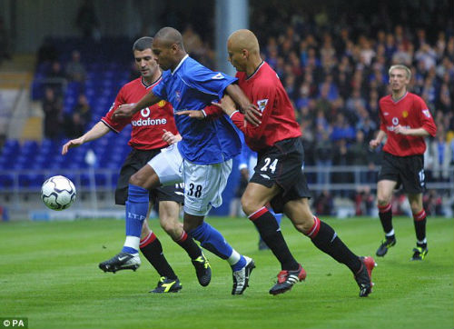 Cựu sao Ngoại hạng Anh bị bắt vì tàng trữ ma túy - 1