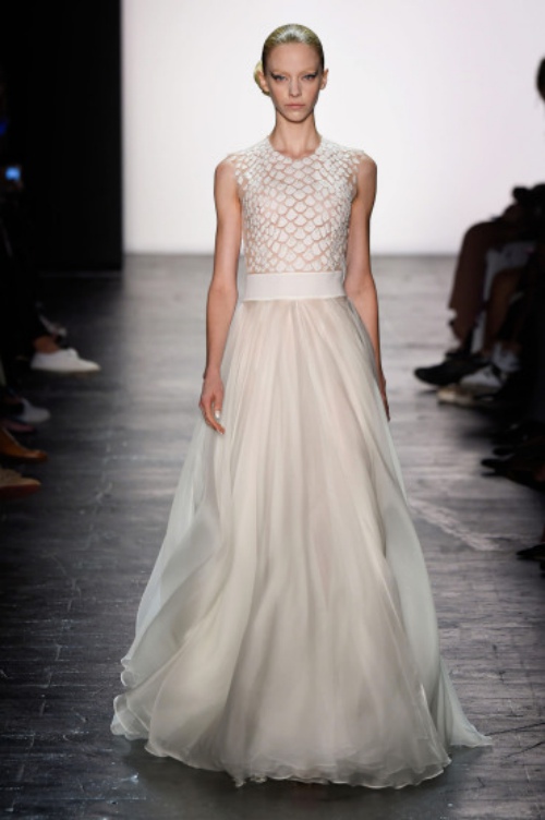 Tuyết Lan kẻ mắt sắc lẹm sải bước tại New York FW - 8