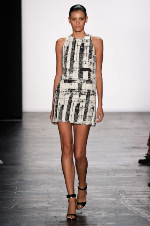 Tuyết Lan kẻ mắt sắc lẹm sải bước tại New York FW - 2