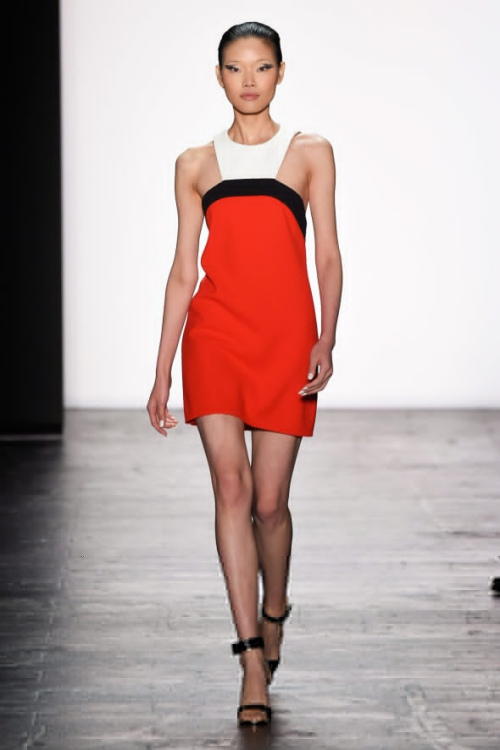 Tuyết Lan kẻ mắt sắc lẹm sải bước tại New York FW - 8