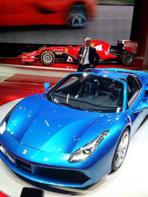 Ra mắt Ferrari 488 Spider - Mẫu xe nhanh nhất trong lịch sử hãng - 3