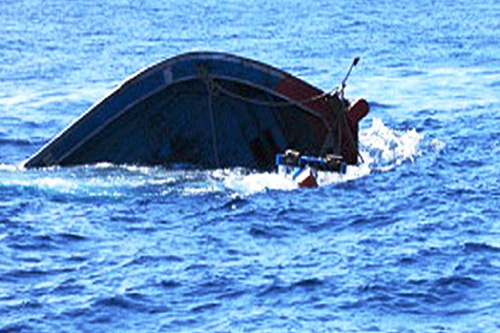 Cà Mau: Tàu và 6 thuyền viên mất tích khi đi tránh bão - 1