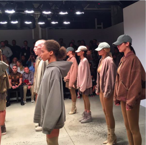 8 lý do khiến BST của Kanye West cực "hot" tại NYFW - 11