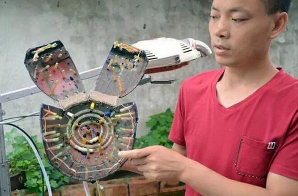 TQ: Phát minh máy gội đầu "siêu tốc" tặng bà nội - 3