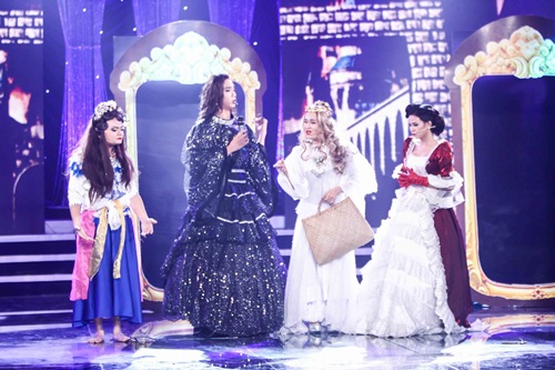 Hot boy 6 múi mặc váy khiến ban giám khảo kinh ngạc - 5