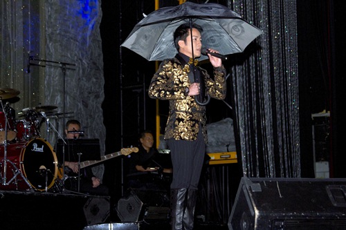 Như Ý đầy quyến rũ trên sân khấu hải ngoại - 5