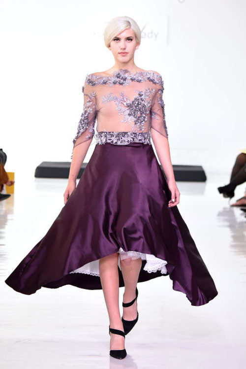 Váy áo "mặc như không" làm nóng sàn diễn - 7