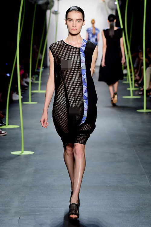 Váy áo "mặc như không" làm nóng sàn diễn - 10