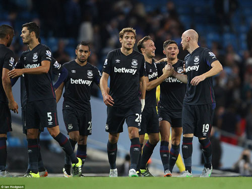 "Kẻ diệt khổng lồ" West Ham: Sự đáng sợ của “Búa tạ” - 3