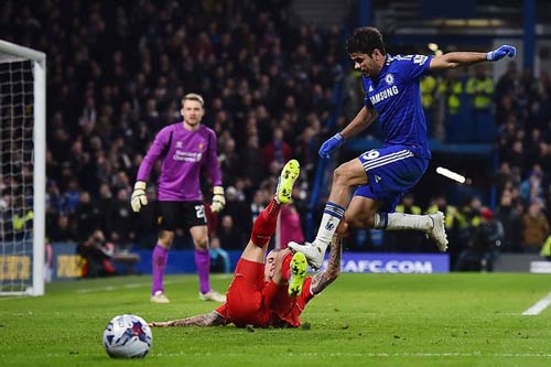 "Vua tiểu xảo" Costa và 10 vụ xấu chơi nhất sự nghiệp - 3