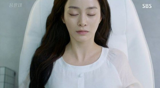 Đặt ảnh lên bàn thờ cũng được trả… cát-xê - 3