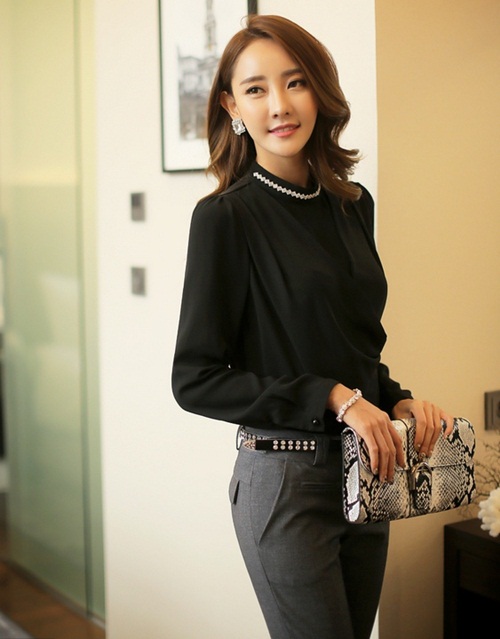 Áo công sở, gợi cảm mà không cần phải hở - 10