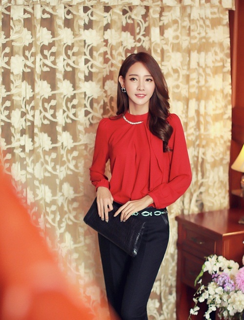 Áo công sở, gợi cảm mà không cần phải hở - 8